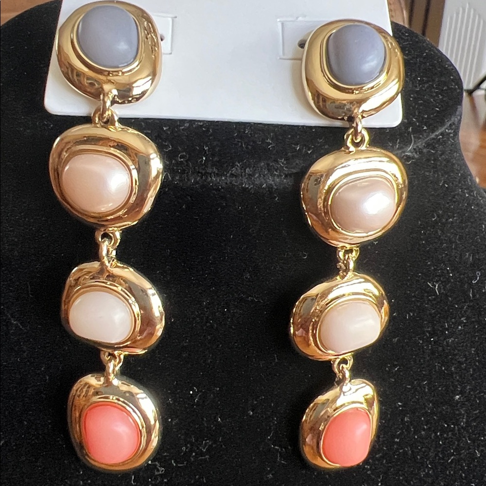 💐NewTagsChicoLinearChandlierNickel FreeEarringsPastelsGreyPesrlPeachBeautiful